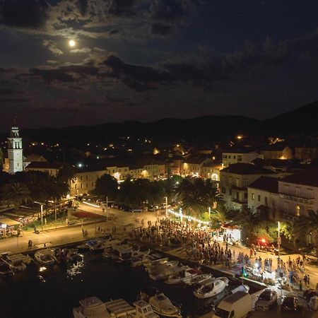 Beautiful Apartment In Vela Luka With Wifi エクステリア 写真